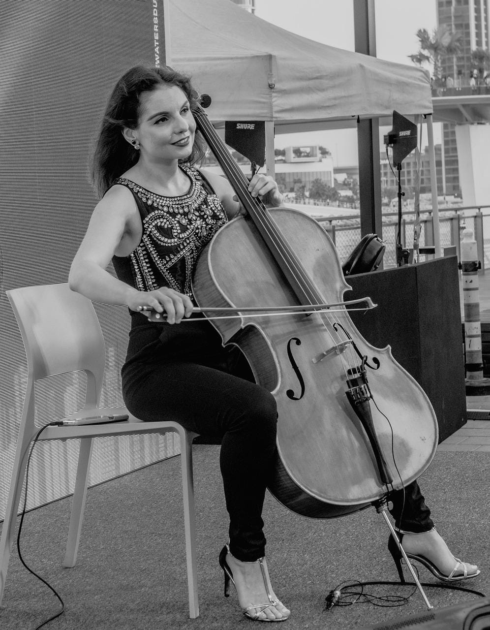 cello player